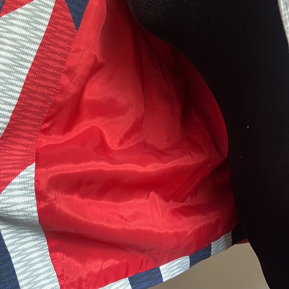 Blazer - Picture 2 of 2